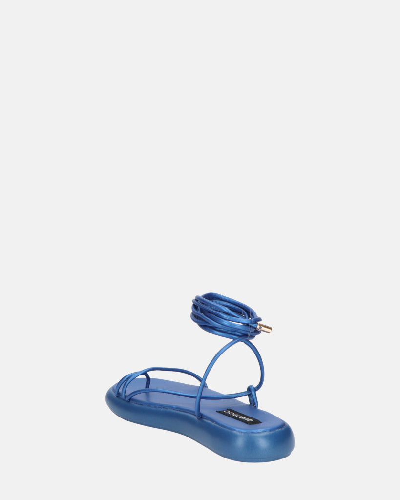 LACEY - sandali infradito bassi blu con lacci