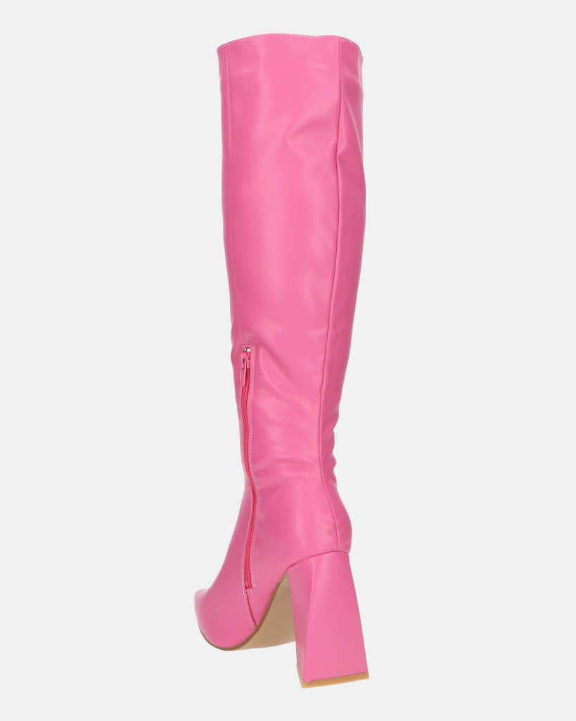 TRUDY - stivali alti con tacco alto in PU fuchsia