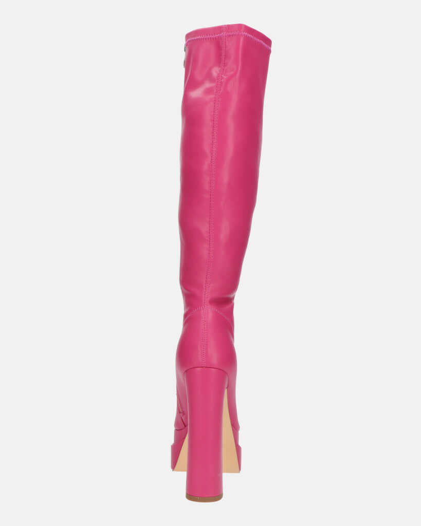 NIKITA - stivali alti in fuchsia PU con platform a punta