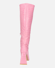 TRUDY - stivali alti con tacco alto in PU rosa con trama coccodrillo
